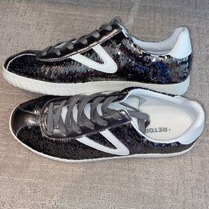 Sparkly Treton sneakers, size 9